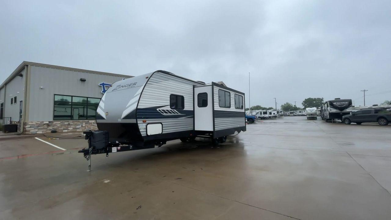 2021 KEYSTONE ZINGER 280RB (4YDT28023MS) , located at 4319 N Main St, Cleburne, TX, 76033, (817) 678-5133, 32.385960, -97.391212 - Photo #5
