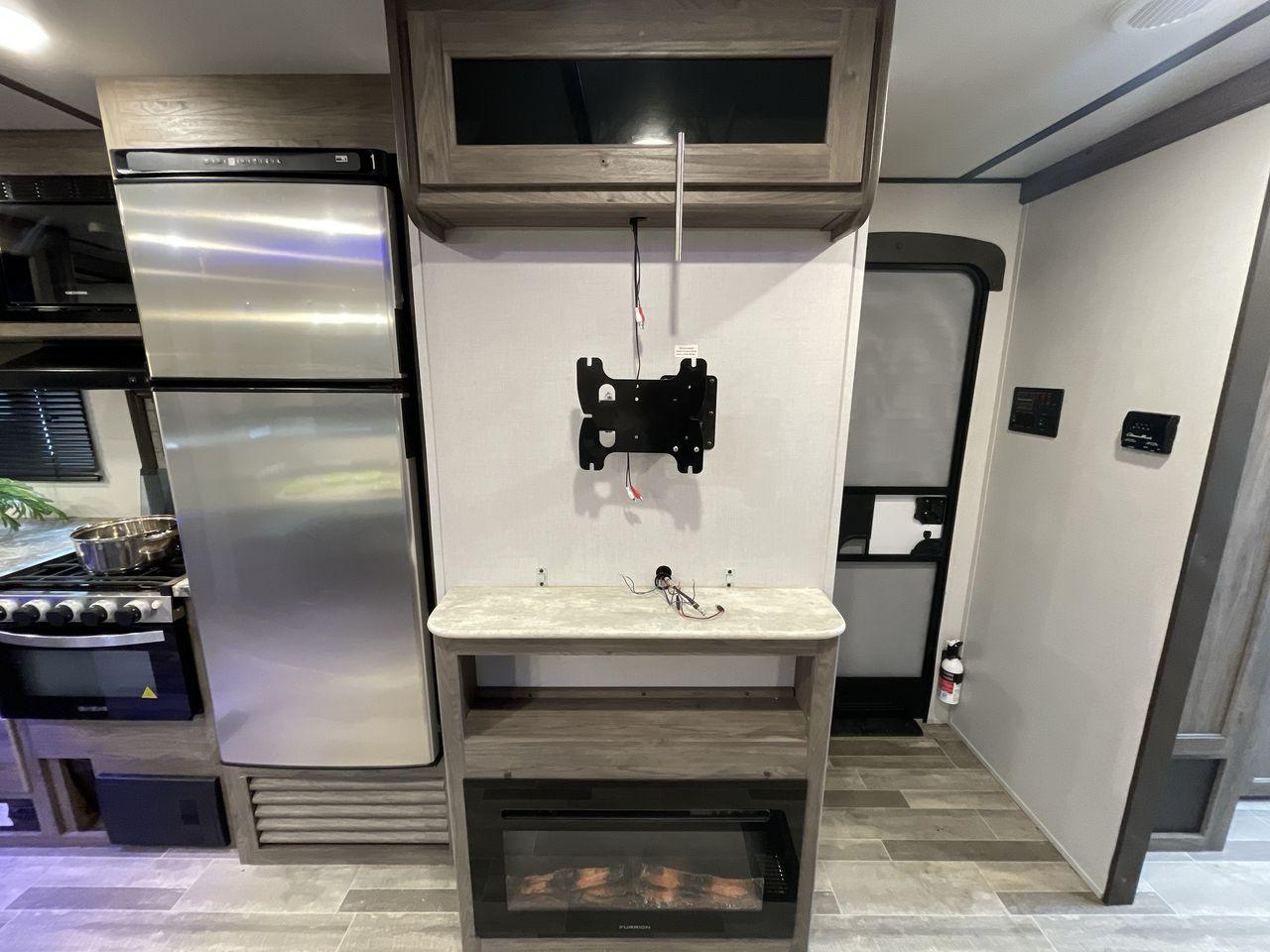 2021 KEYSTONE ZINGER 280RB (4YDT28023MS) , located at 4319 N Main St, Cleburne, TX, 76033, (817) 678-5133, 32.385960, -97.391212 - Photo #20
