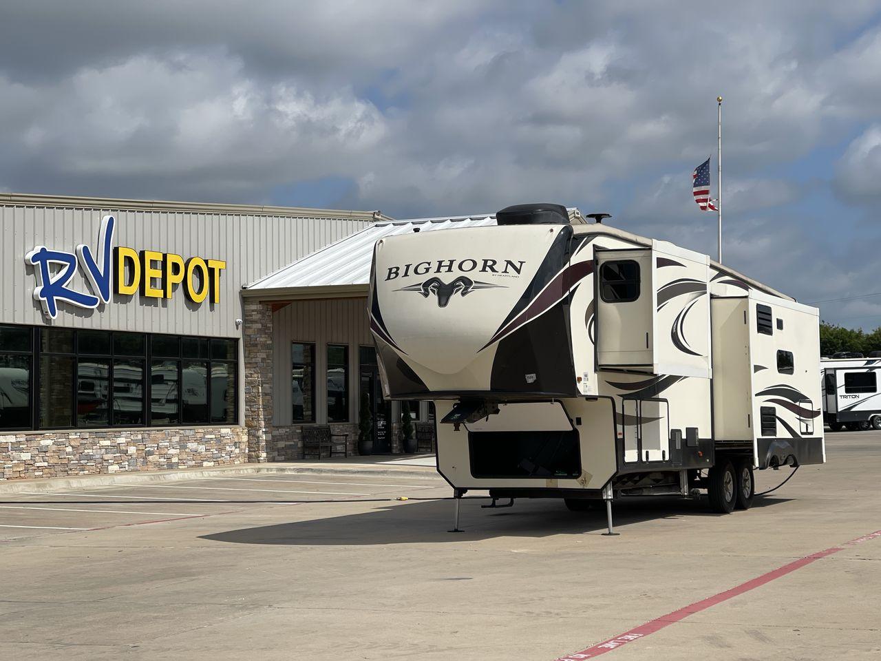 photo of 2018 HEARTLAND BIGHORN 3270RS